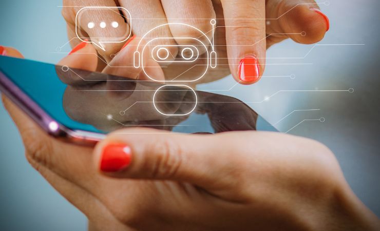 donna che usa intelligenza artificiale su smartphone 